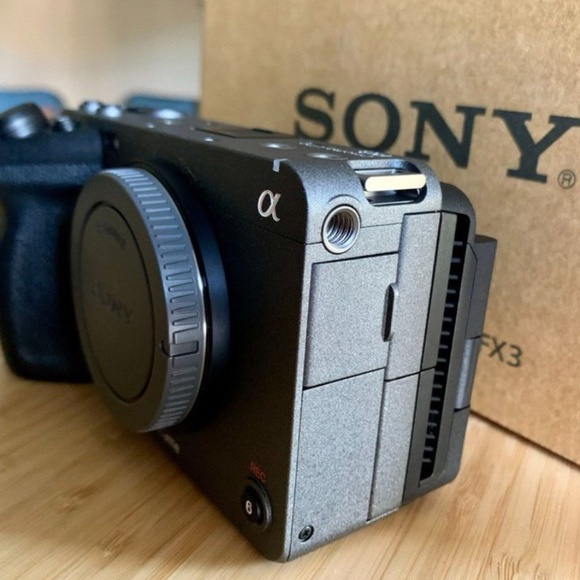 Sony fx3 camera - Picture 2 of 4